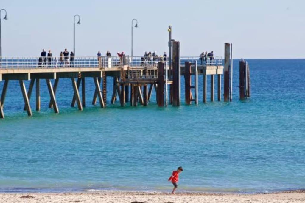 Absolute Beachfront At The Pier Glenelg Apartment Exterior photo